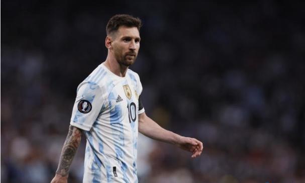 此人曾是三野大将，终身不服粟裕年老依旧对这位上级有看法